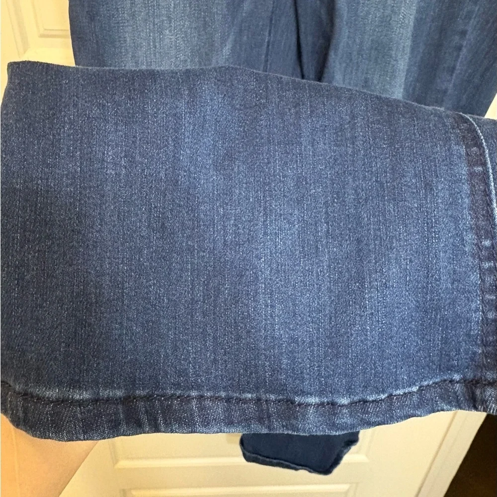 Democracy jeans either some stretch in them and bootcut/flare at the bottom - Picture 2 of 6
